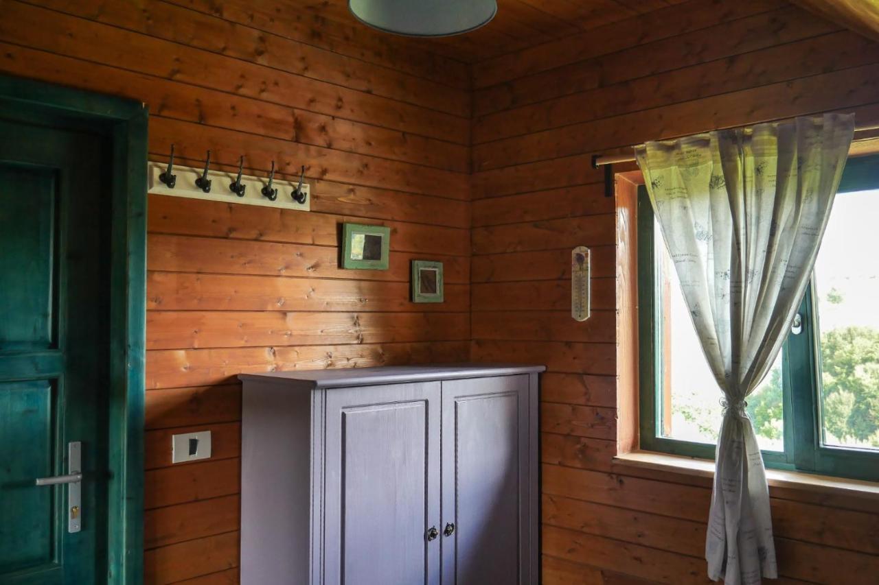 Rose Hip Hill Farm Bed & Breakfast Valea Tirnei Bagian luar foto