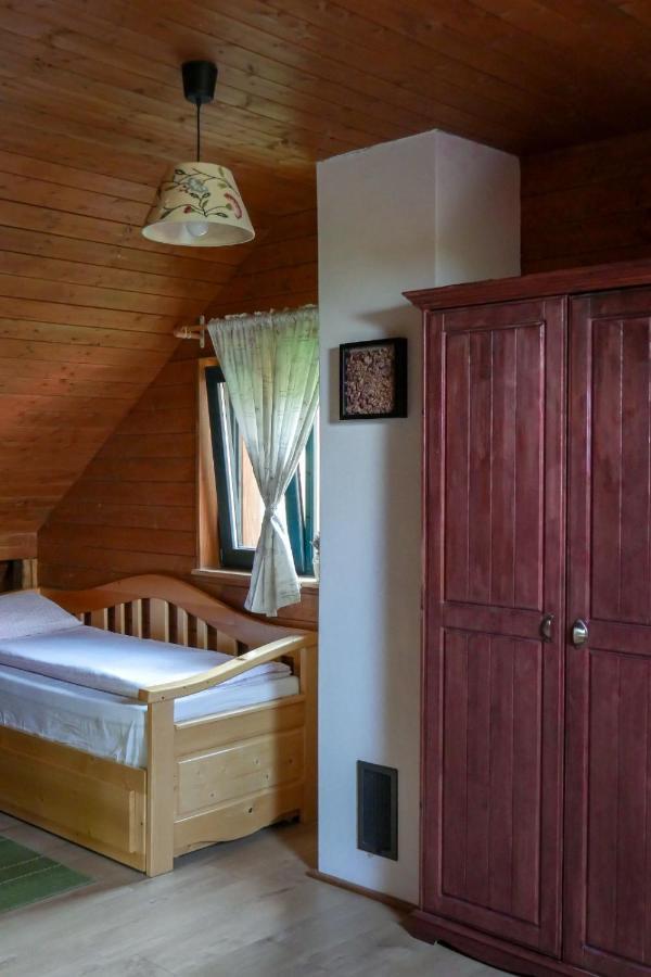 Rose Hip Hill Farm Bed & Breakfast Valea Tirnei Bagian luar foto