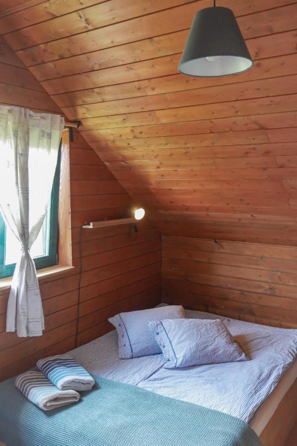 Rose Hip Hill Farm Bed & Breakfast Valea Tirnei Bagian luar foto