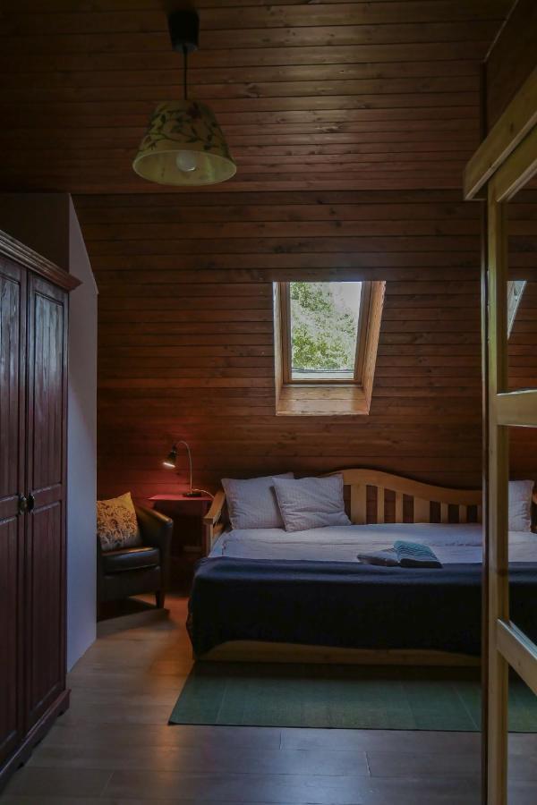 Rose Hip Hill Farm Bed & Breakfast Valea Tirnei Bagian luar foto